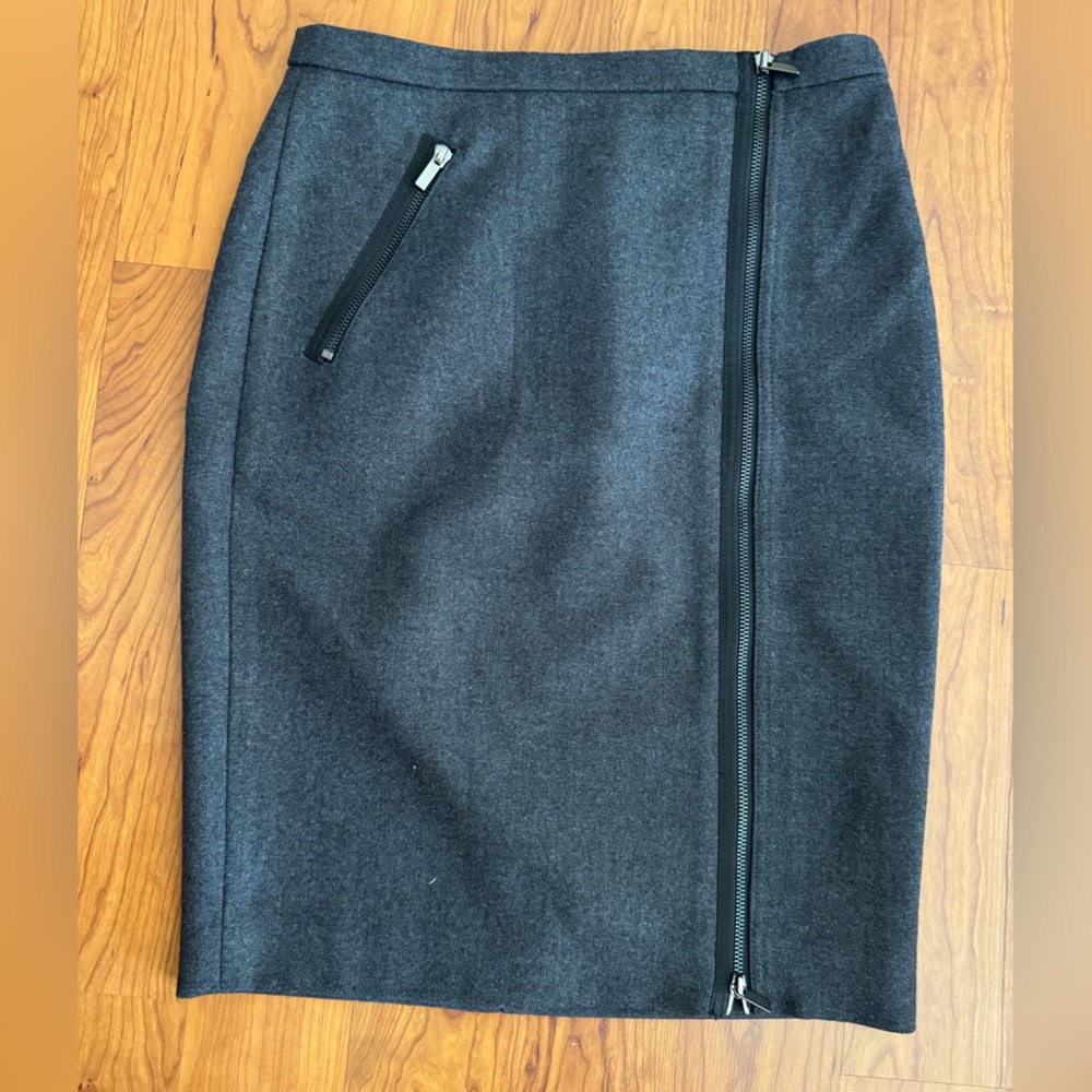 J crew Elegant charcoal Gray Zippered Women's pencil Skirt size 4